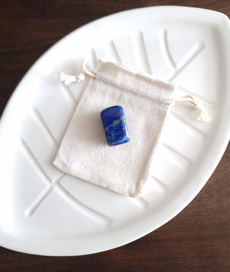 naturalny-kamień-lapis-lazuli