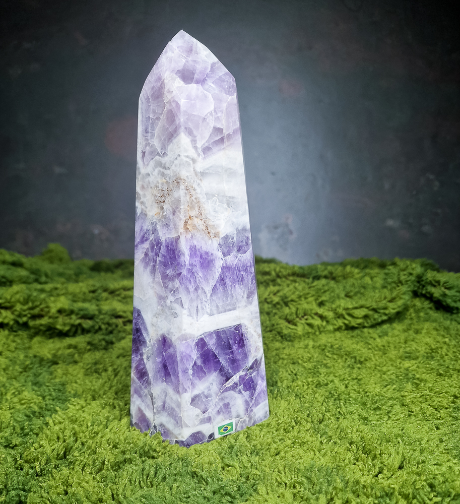 Ametyst Chevron obelisk kolekcjonerski z Brazylii 1808g | Siła skupienia i ochrona 2 ametyst-chevron-duzy-obelisk
