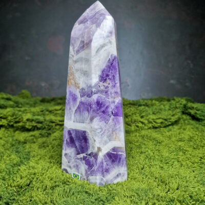 Ametyst Chevron obelisk kolekcjonerski z Brazylii 1808g | Siła skupienia i ochrona 9 ametyst-kryształ-kolekcjonerski