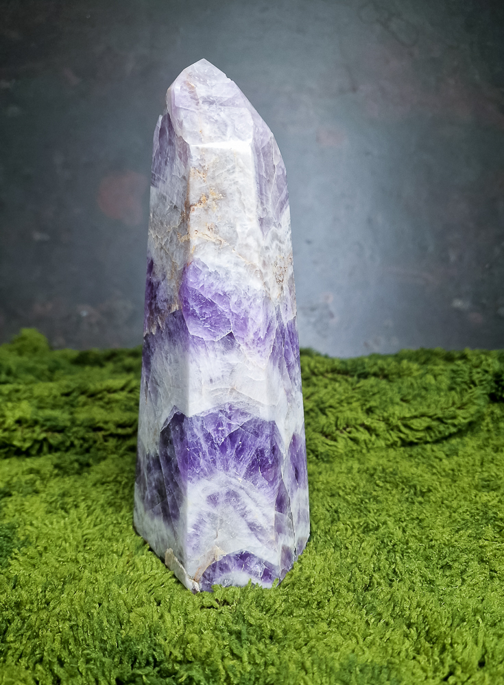 Ametyst Chevron obelisk kolekcjonerski z Brazylii 1808g | Siła skupienia i ochrona 4 bardzo-duzy-ametyst