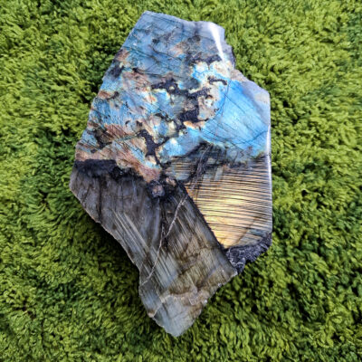 Labradoryt duży stojący zgład