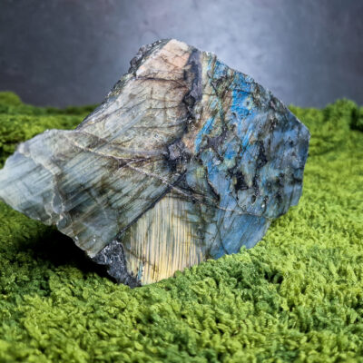 stojący-duzy-labradoryt