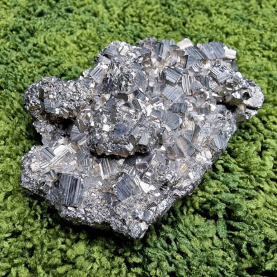 Piryt naturalny klaster 597g | Obfitość, ochrona i siła działania 8 naturalny piryt okaz kolekcjonerski